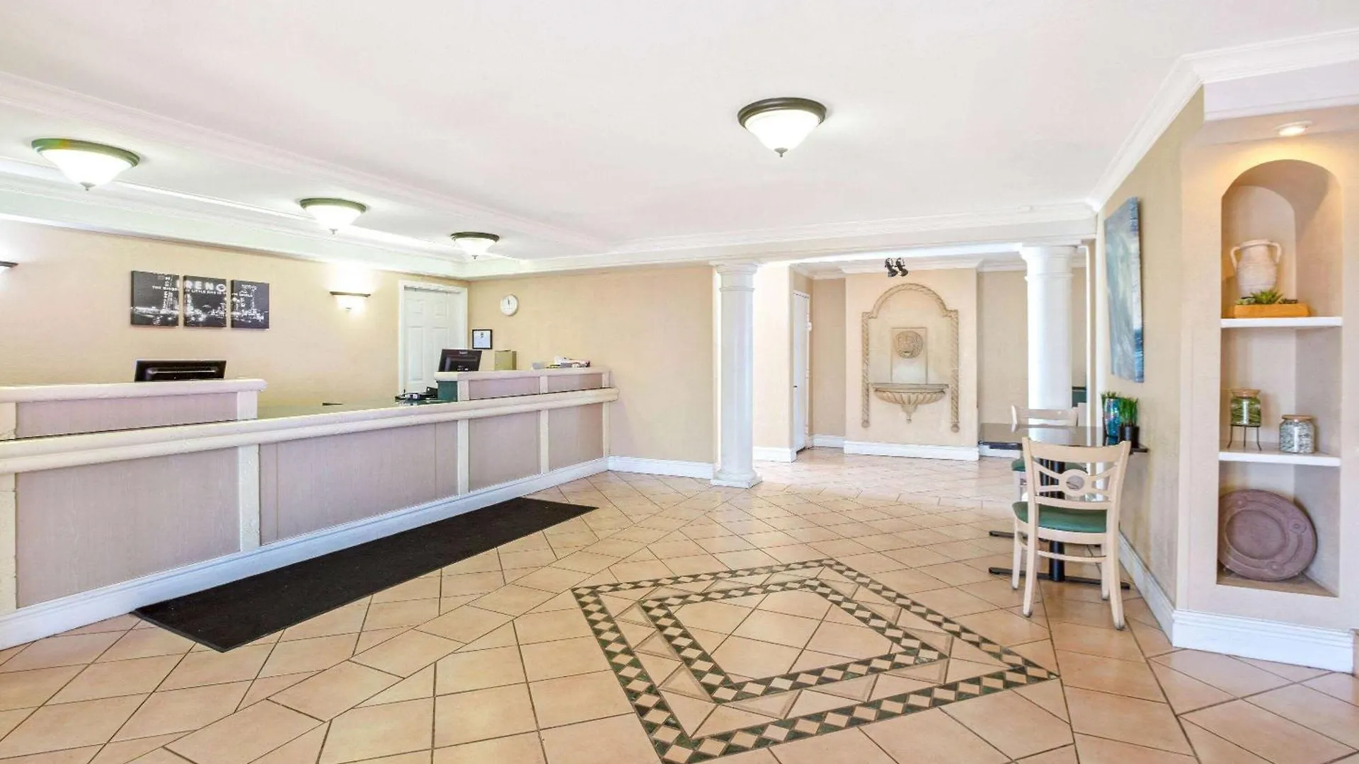 *** Hotel La Quinta Inn By Wyndham Reno United States